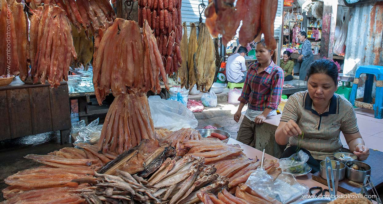 Cambodia-Phnom-Penh-The-Russian-Market-3