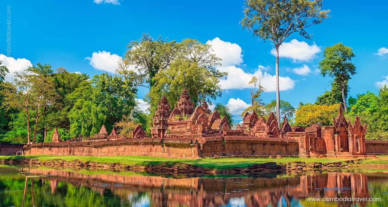 Cambodia-Siem-Reap-Banteay-Srei-Temple-1