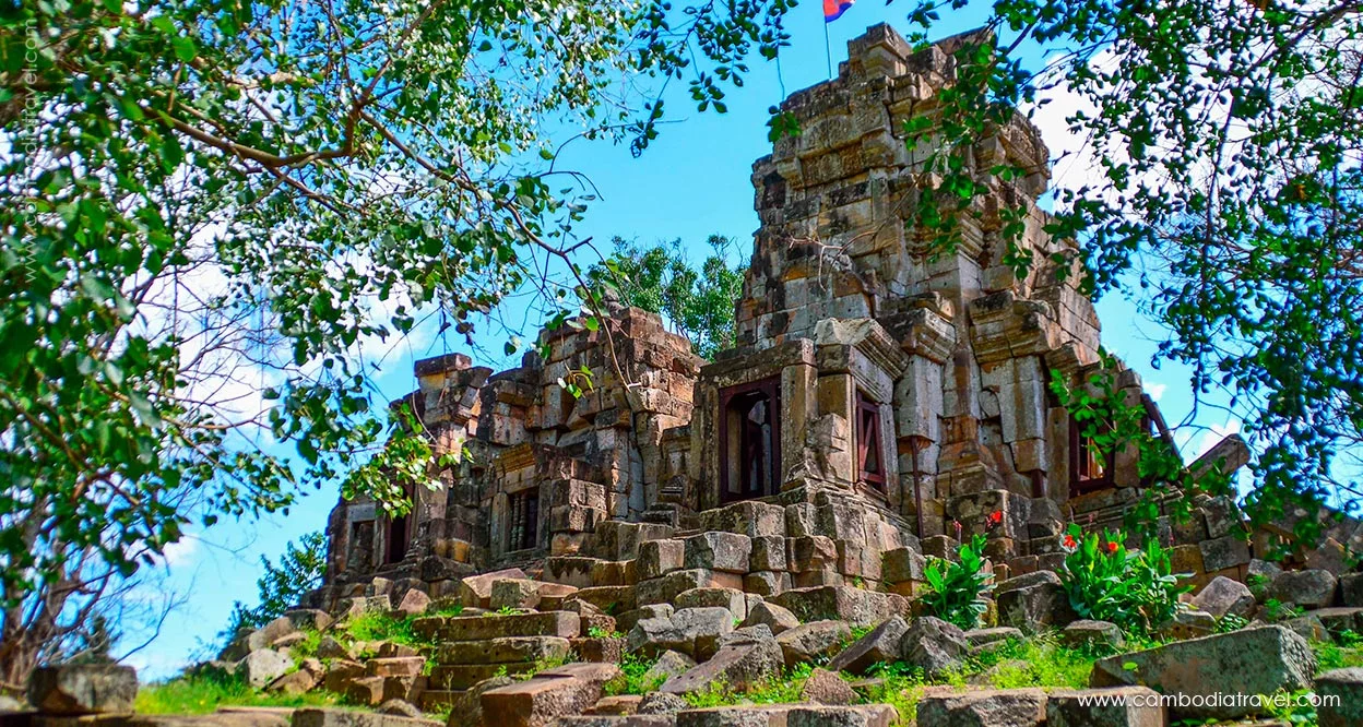 Cambodia-Battambang-Wat-Ek-Phnom-1