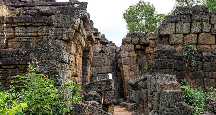 Cambodia-Phnom-Penh-Tonle-Bati-2