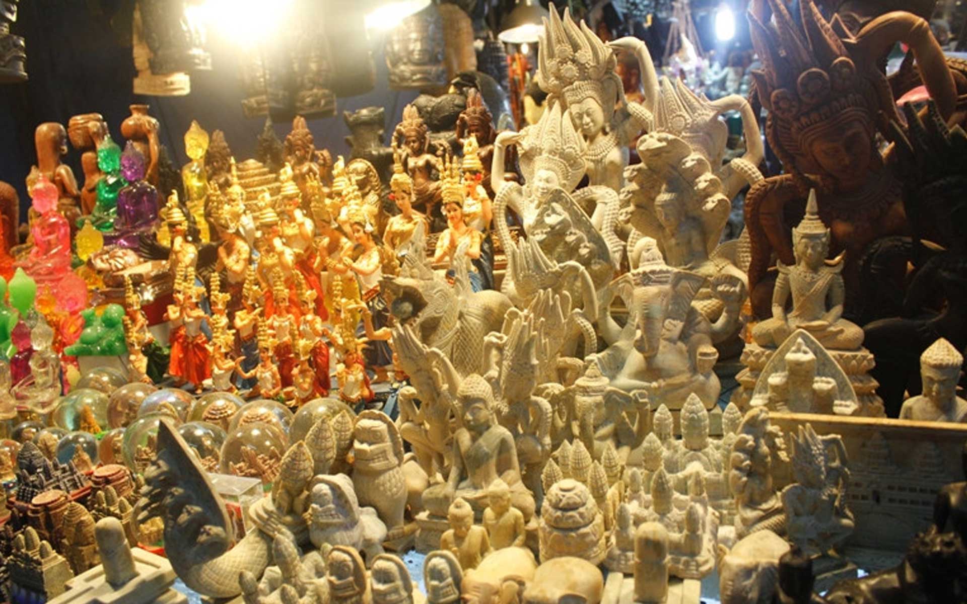 Sculpture Reproductions - Gifts to Buy in Cambodia