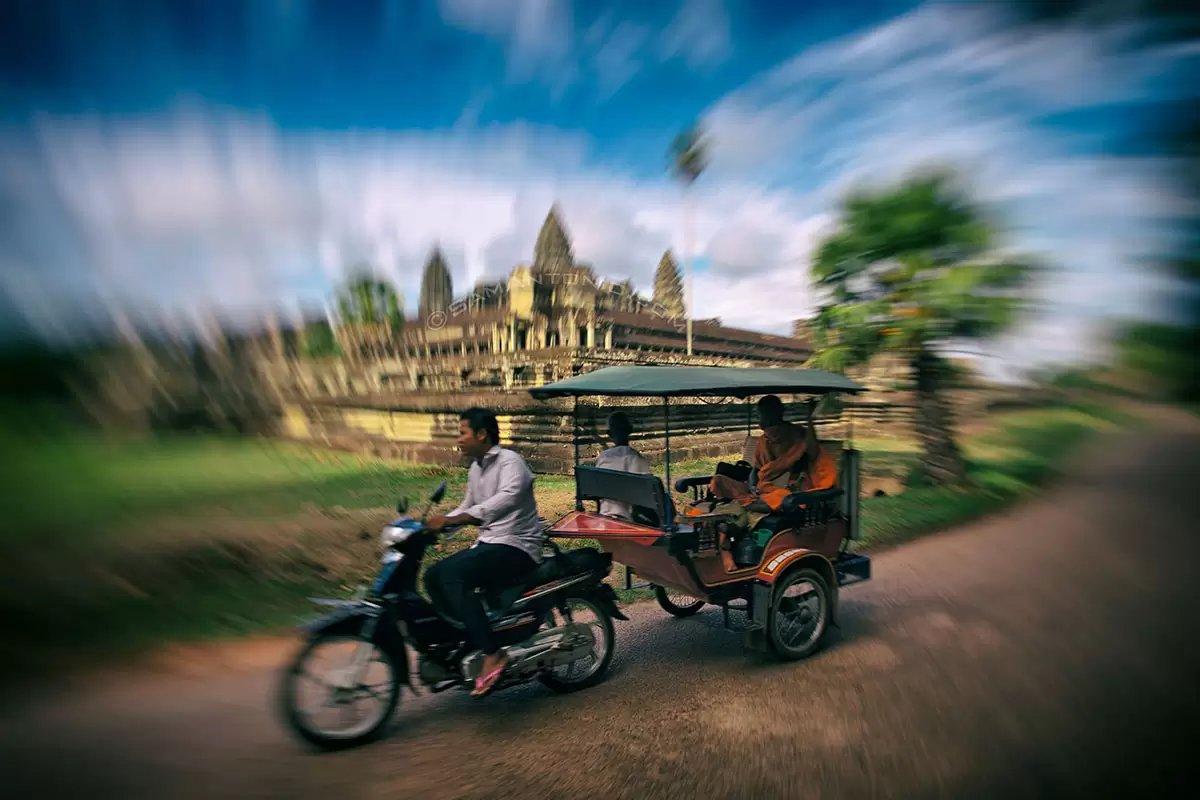 tuk tuk in Angkor Wat
