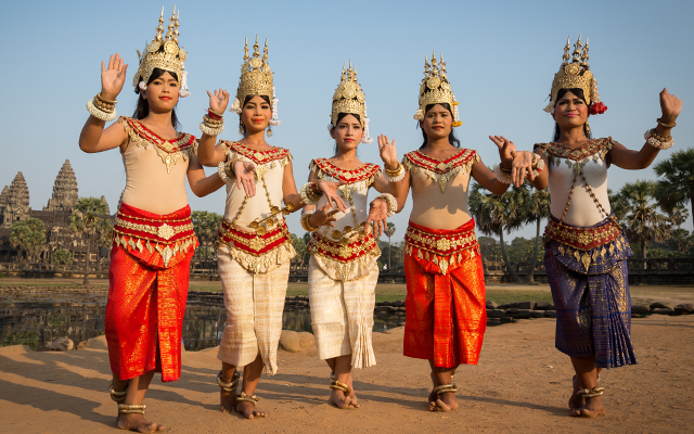 Cambodian Traditional Dress - Costumes in Cambodia