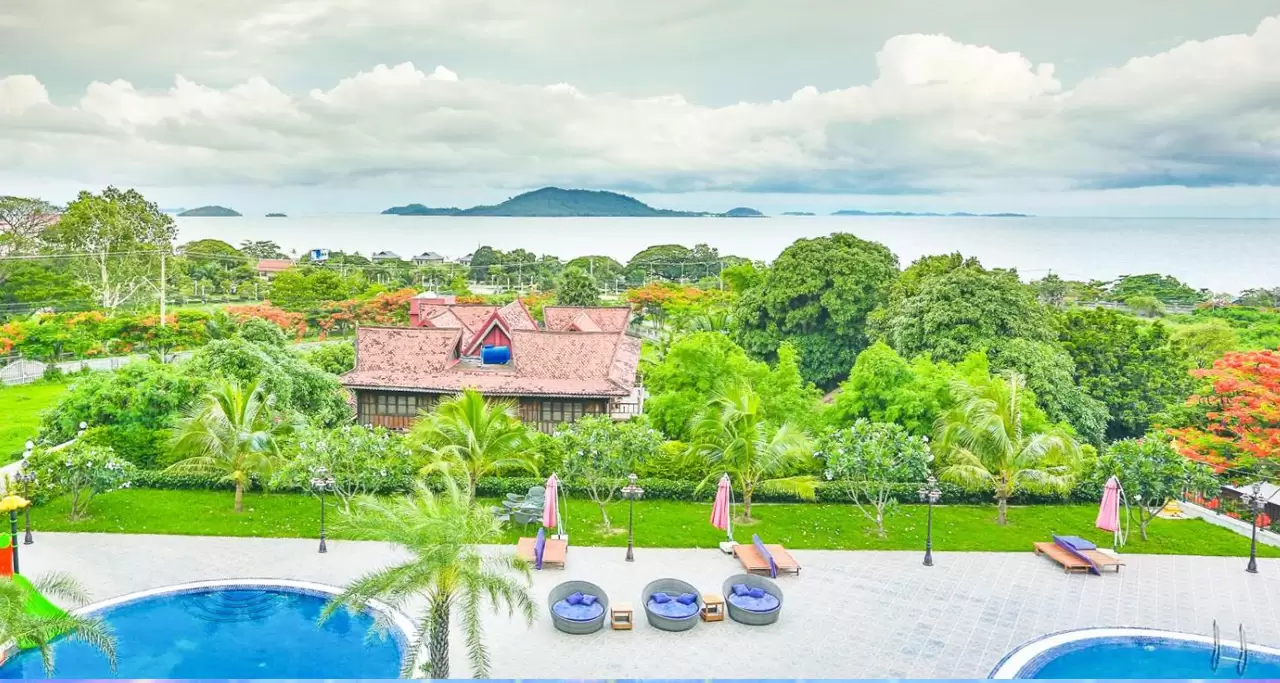 Almost rooms in Kep Bay Hotel offer spectacular views to ocean and greenery landscapes.