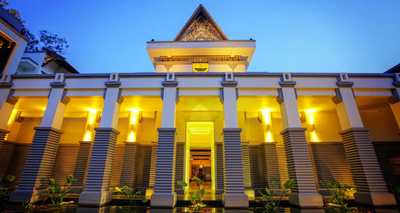 3 star Queen Grand Boutique Hotel is conveniently located within walking distance to the Independence Monument.