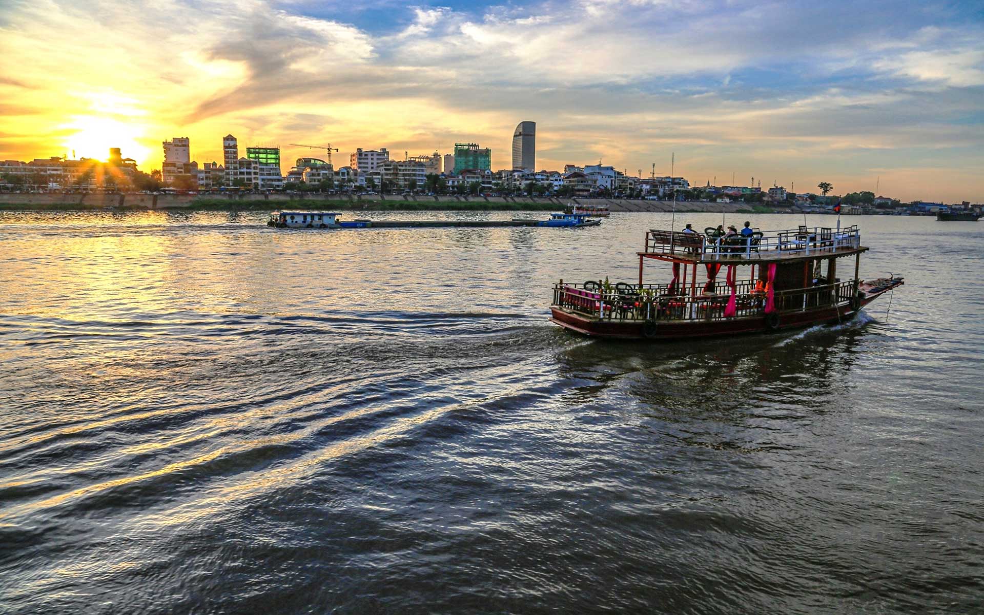sunset river cruise in phnom penh