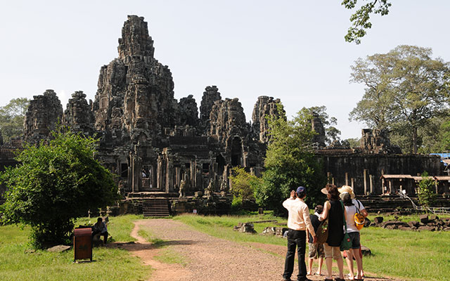 Angkor Thom Travel Guide