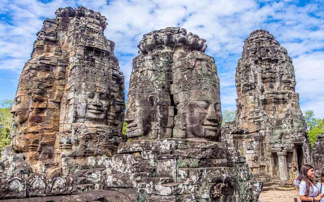 Bayon Temple Travel Guide