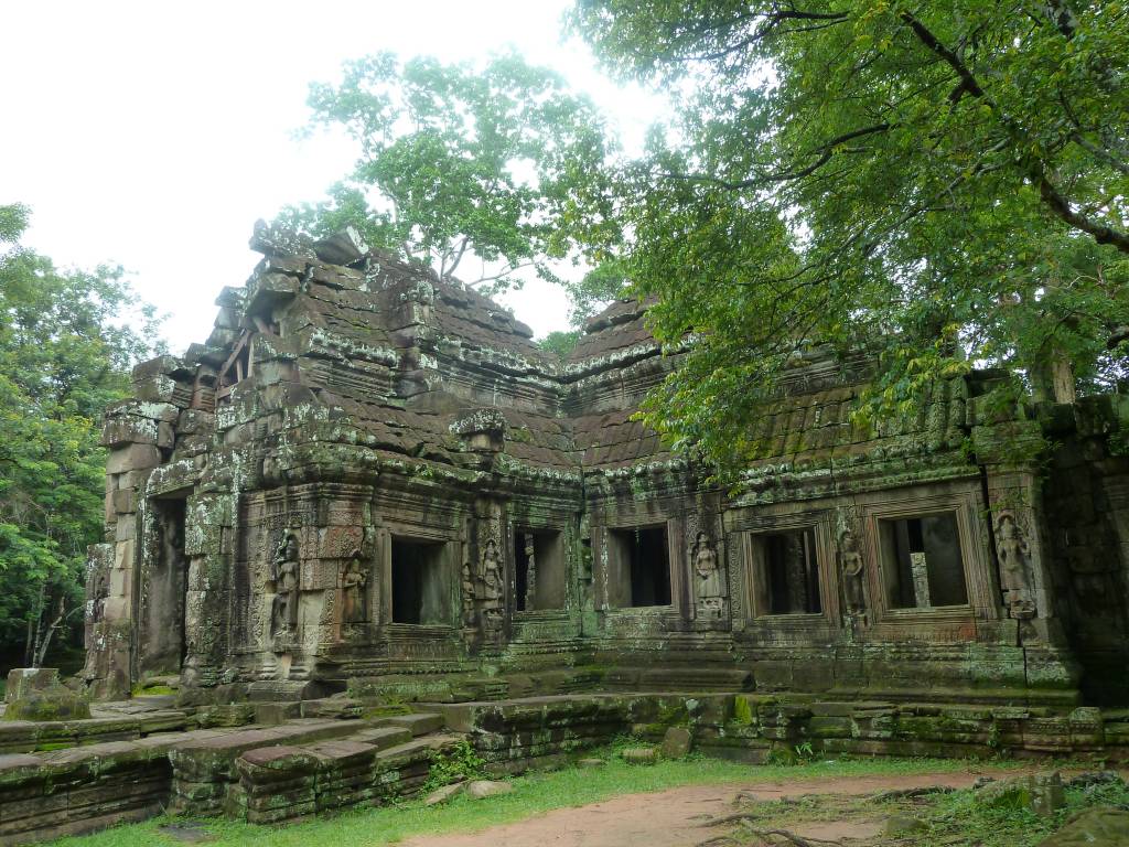 View of the Banteay Kdei temple complex, surrounded by lush greenery
