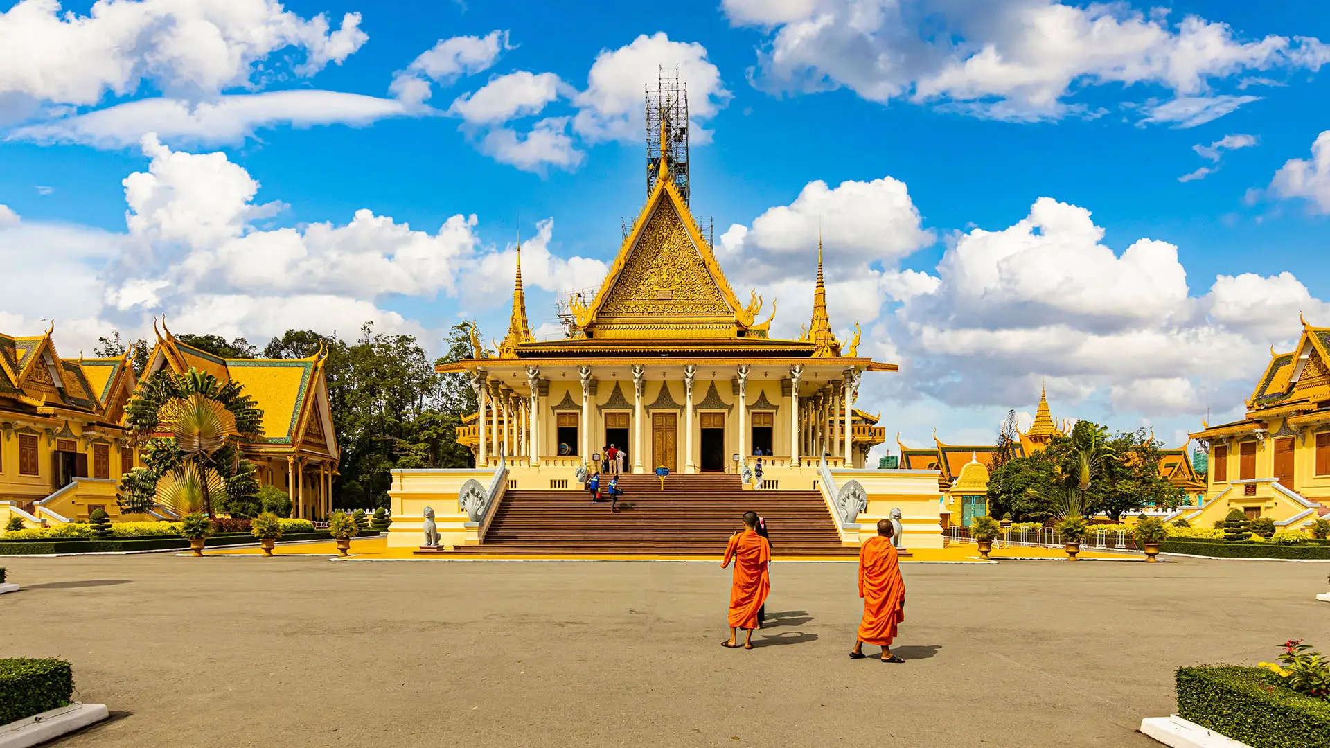 cambodia itinerary 10 days royal place - Cambodia Travel